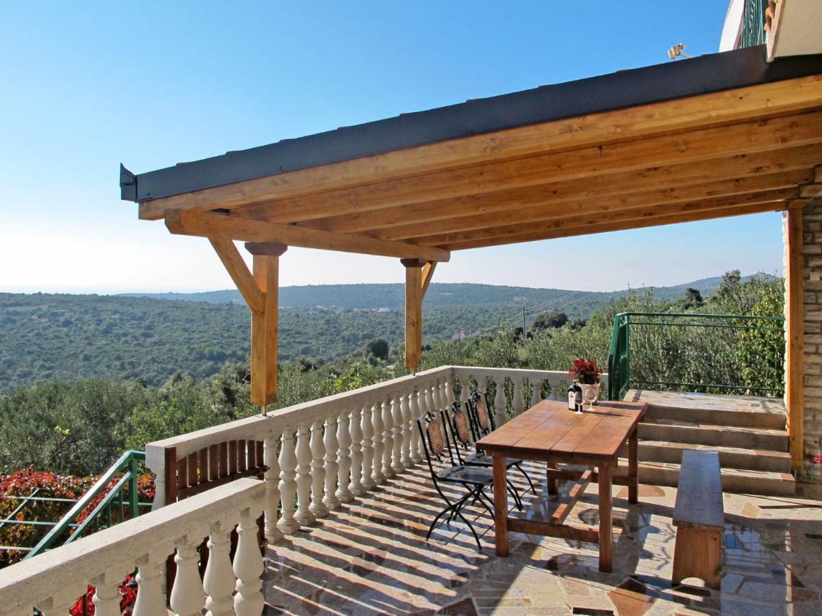 Holiday Home Basic - Tgr612 By Interhome Vinisce Exterior photo